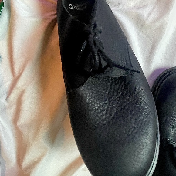 Black Dr Martin men’s shoes - Picture 3 of 4